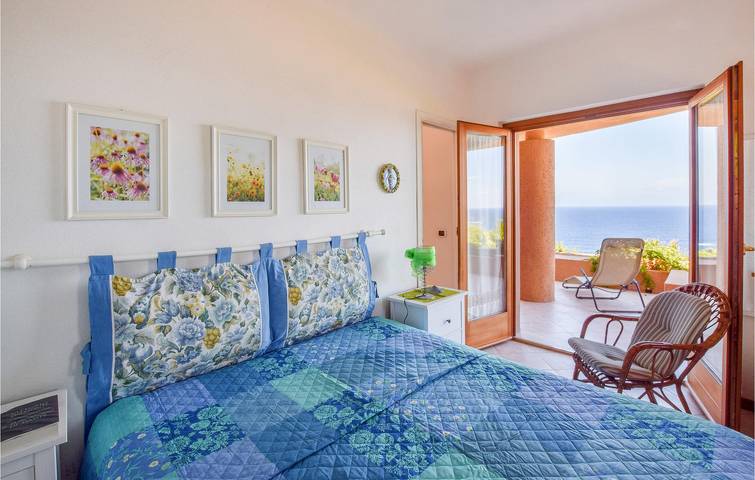 Apt mit Meerblick, Wifi und Küche 1 km von Li Cozi entfernt in Costa Paradiso, Trinità d'Agultu e Vignola