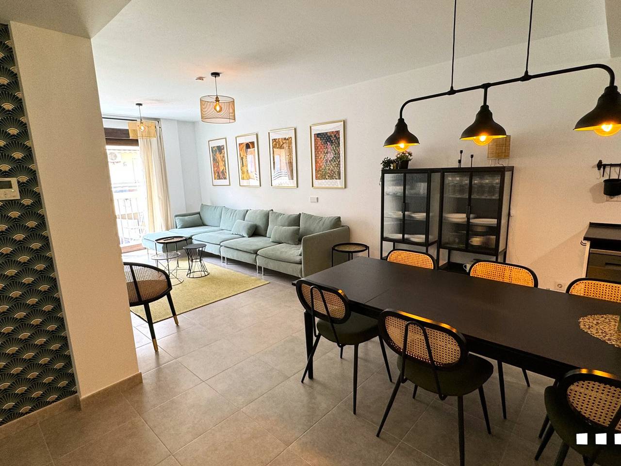 Apartamento entero, Moderno apartamento de 3 hab en Moraira con parking y aire acondicionado cerca de la playa in Club Moraira, Teulada