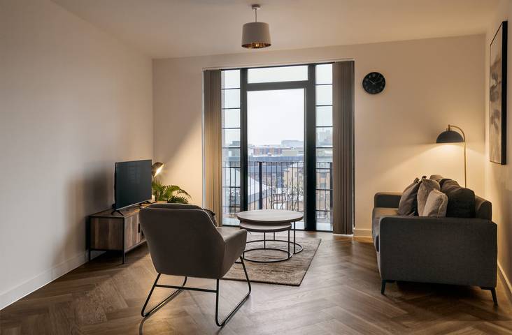 Last minute apartment for 2 people, with Garden in Birmingham