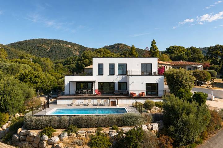 Villa für 8 Personen, mit Pool und Terrasse sowie Garten, kinderfreundlich - 1