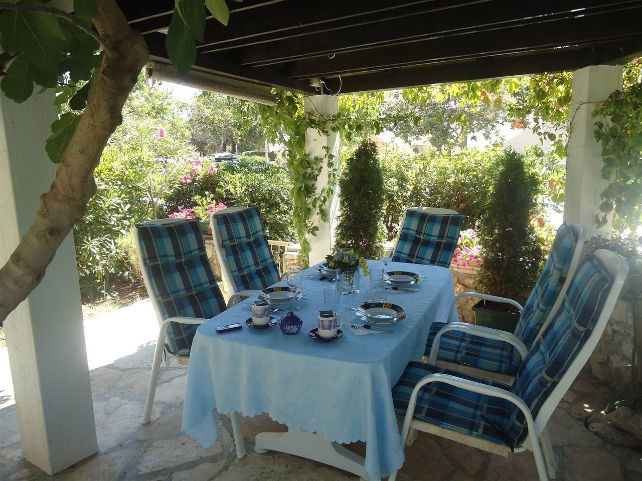 Ganze Wohnung, 1-Zimmer-Ferienwohnung mit Terrasse und Meerblick Gajac (Pag) A-25352-a in Gajac, Pag