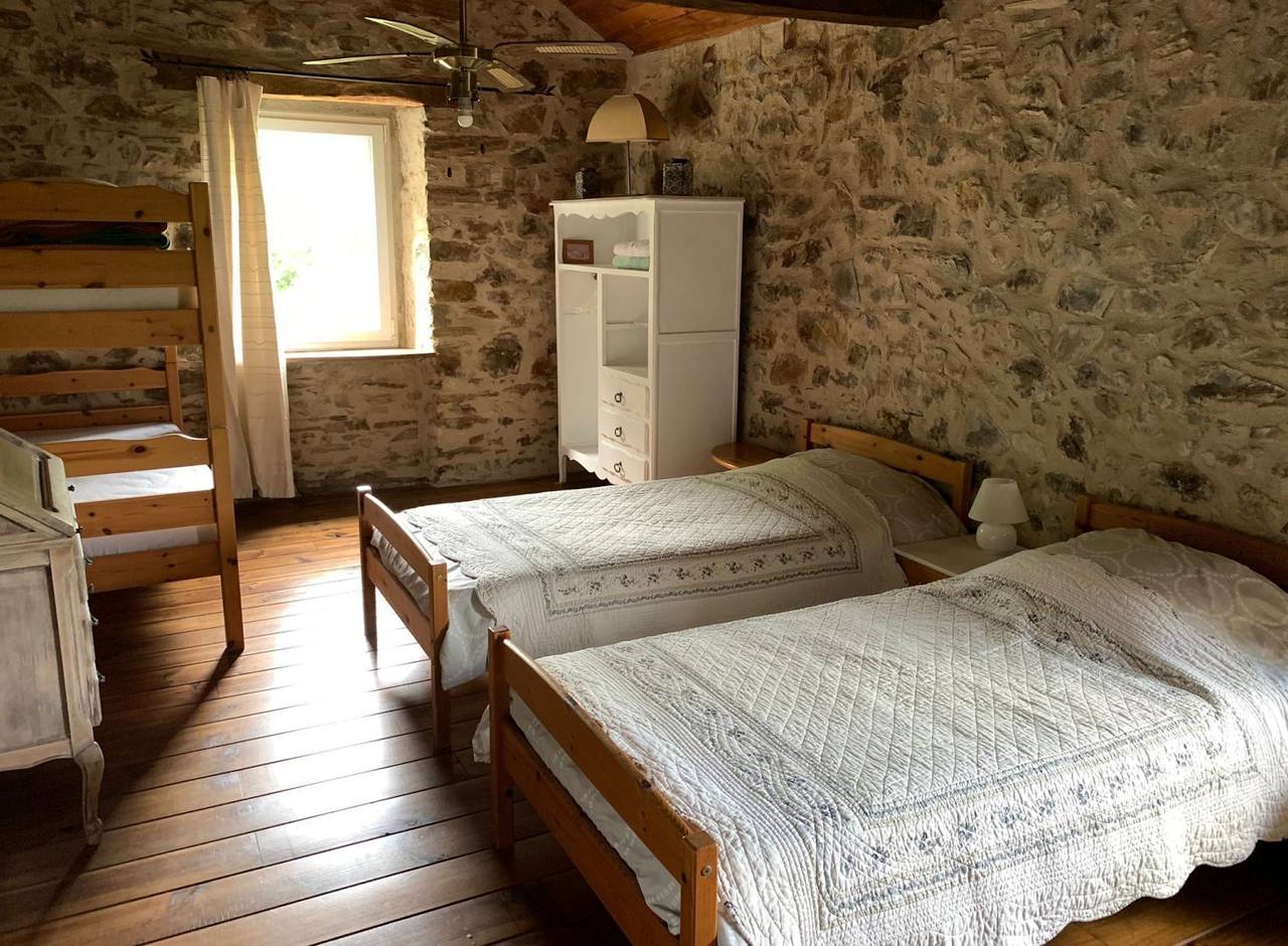 Chambres et table d'hôtes La Buscatière en Aveyron - Chambre 1 in Le Truel, Parc naturel régional des Grands Causses