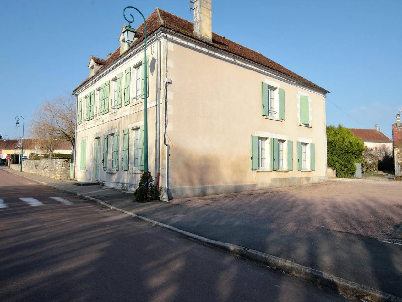 Estudio en el corazón del pueblo cerca de Guédelon, mascotas admitidas in Sainpuits, Auxerre region