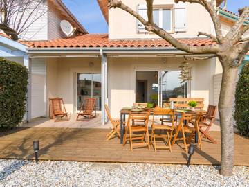 Location de vacances pour 7 personnes, avec terrasse dans Plage du Courant