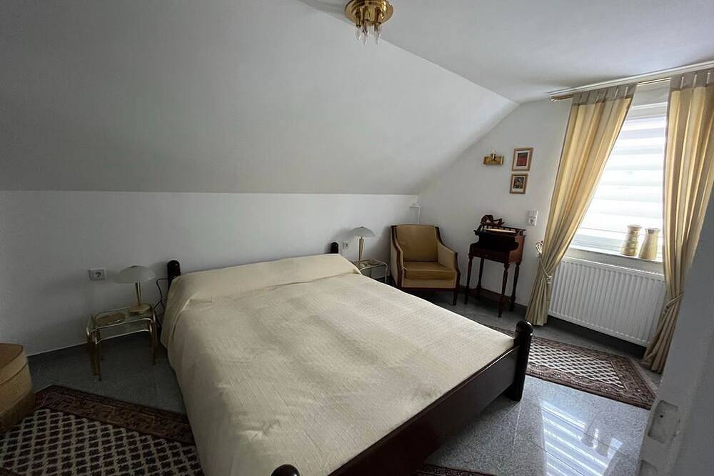 Ganze Wohnung, 2-Bett-Wohnung Dg Waldblick - Haus Arthur Klingels, Ferienwohnungen in Bad Bertrich, Traben-Trarbach und Umbegung