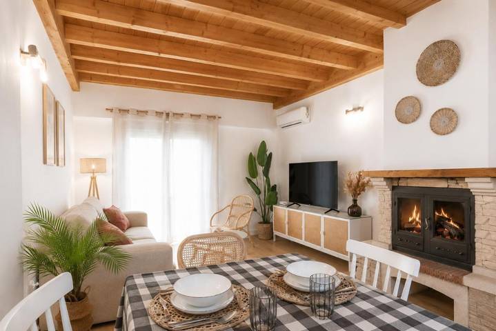 Apartamento para 6 personas, con vistas además de balcón y piscina, Se admiten mascotas en La Iruela