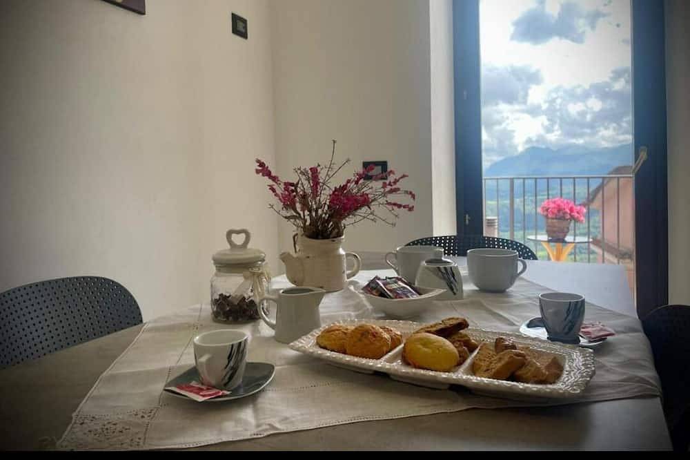 In Posticastello ideal for a relaxing stay with family or company in Castelluccio Superiore, Potenza Province