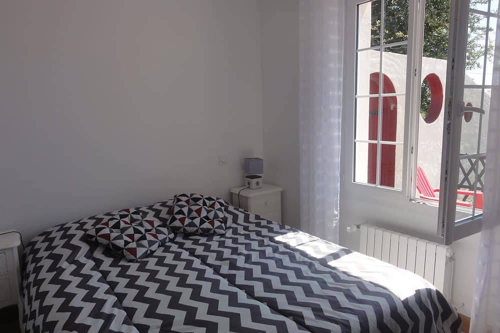 Seasonal rental, near Paimpol (22 620). in Ploubazlanec, Côte de Goëlo