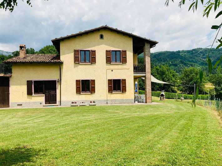 Gîte pour 4 personnes, avec Balcon et Terrasse ainsi que Jardin et Piscine à Castiglione di Garfagnana - 4