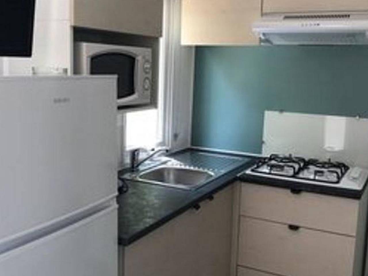 Mobil-home confortable avec terrasse à Saint-Gérons in Saint-Gérons, Région d'Aurillac