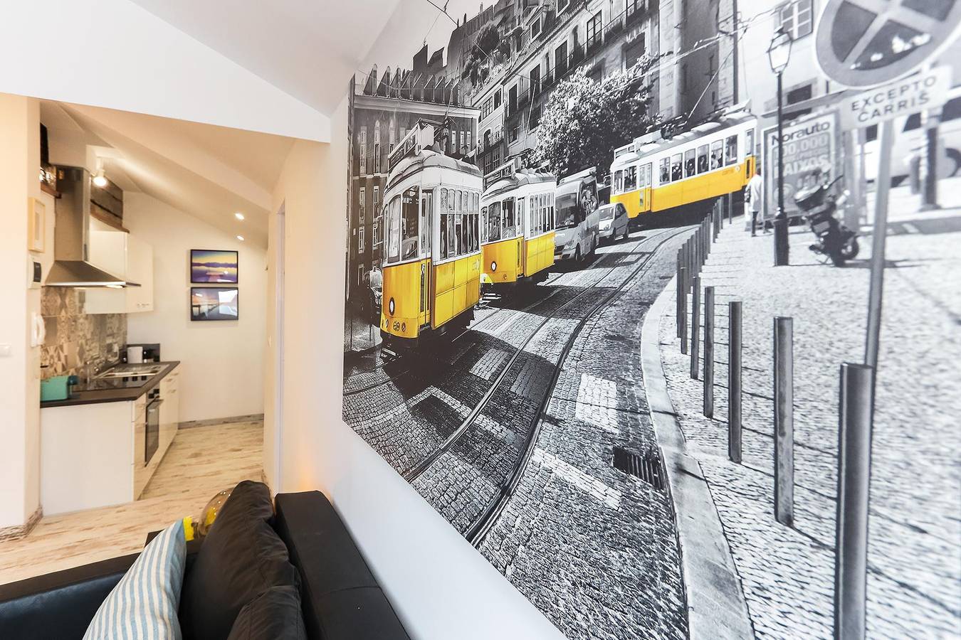 Entire apartment, Bairro Alto Views by Homing in Misericórdia, Lisbon