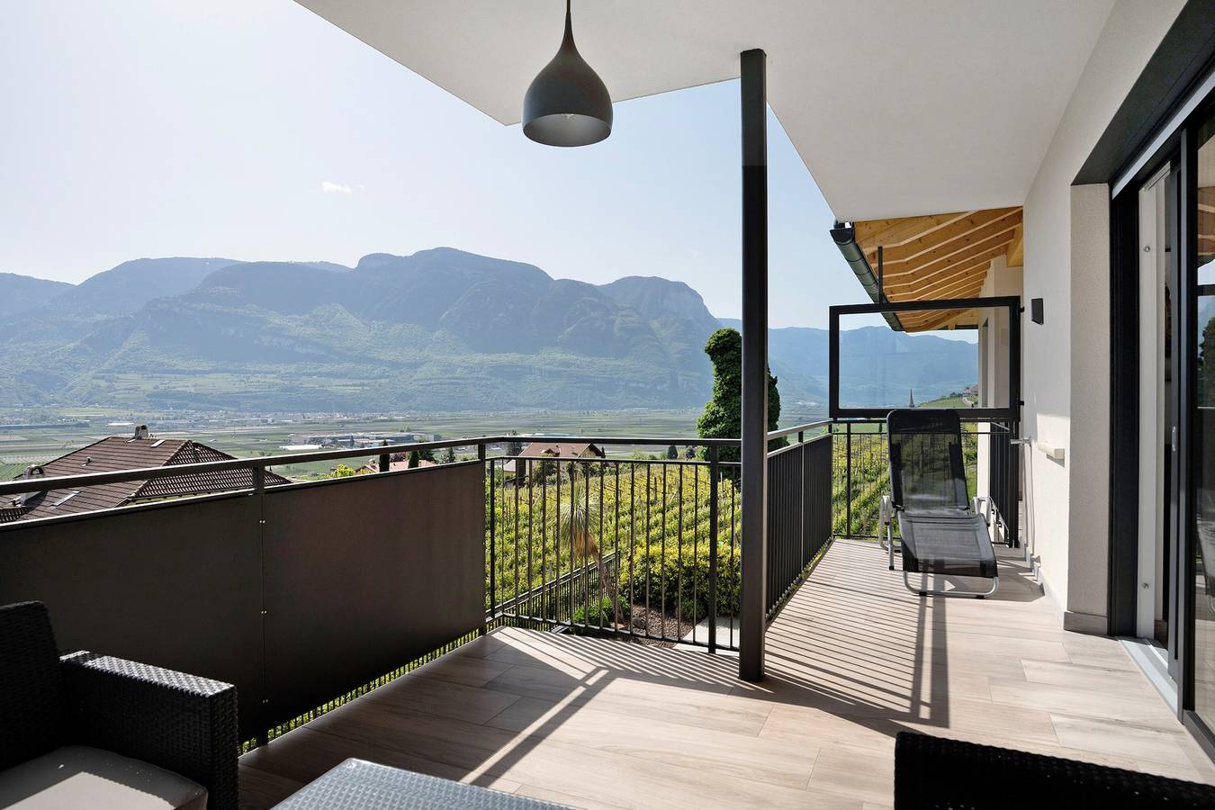 Ganze Wohnung, Ferienwohnung 'Bacchushof Merlot' mit Bergblick, Balkon und Pool in Tramin an der Weinstraße, Nonsberggruppe