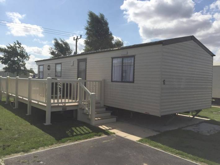 Camping for 6 people, with balcony and pool as well as sauna and hot tub in East Midlands