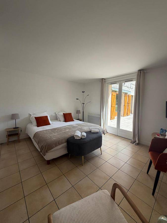 Hôtel pour 2 personnes, avec piscine ainsi que vue et jardin à Chouzy-sur-Cisse