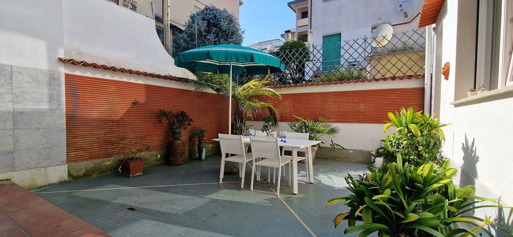 Vakantieappartement voor 4 personen, met tuin en terras in Viareggio