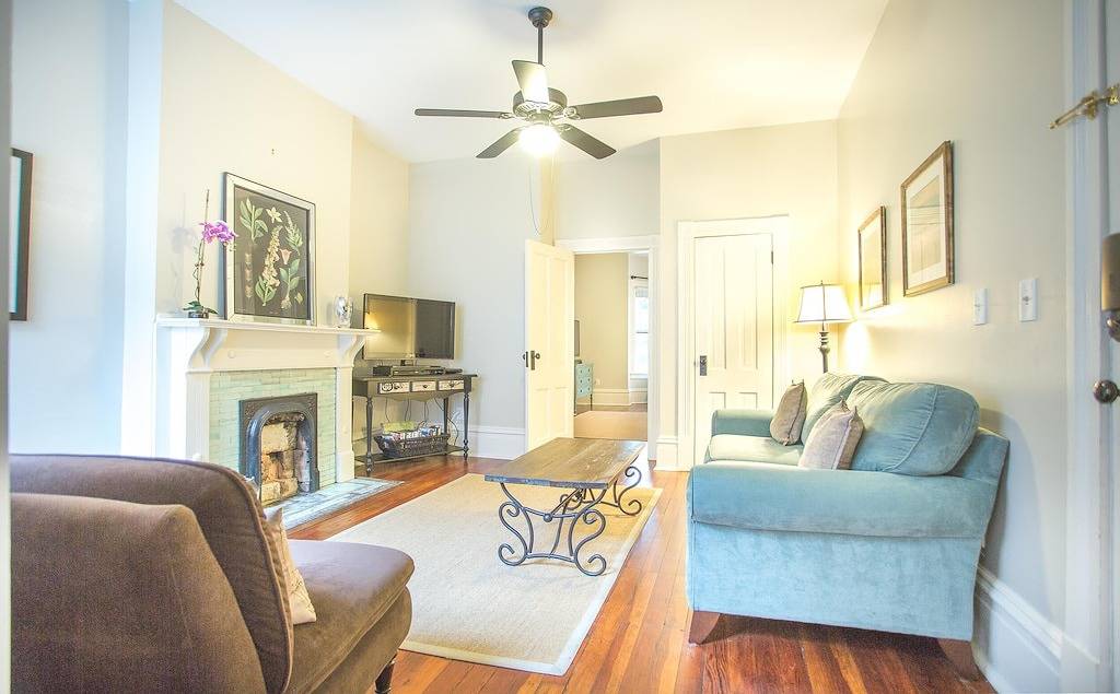 Ganze Wohnung, Bleib bei Lucky Savannah: Gut ausgestattete Reihenhaus mit Blick auf den Forsyth Park in Savannah, Chatham County