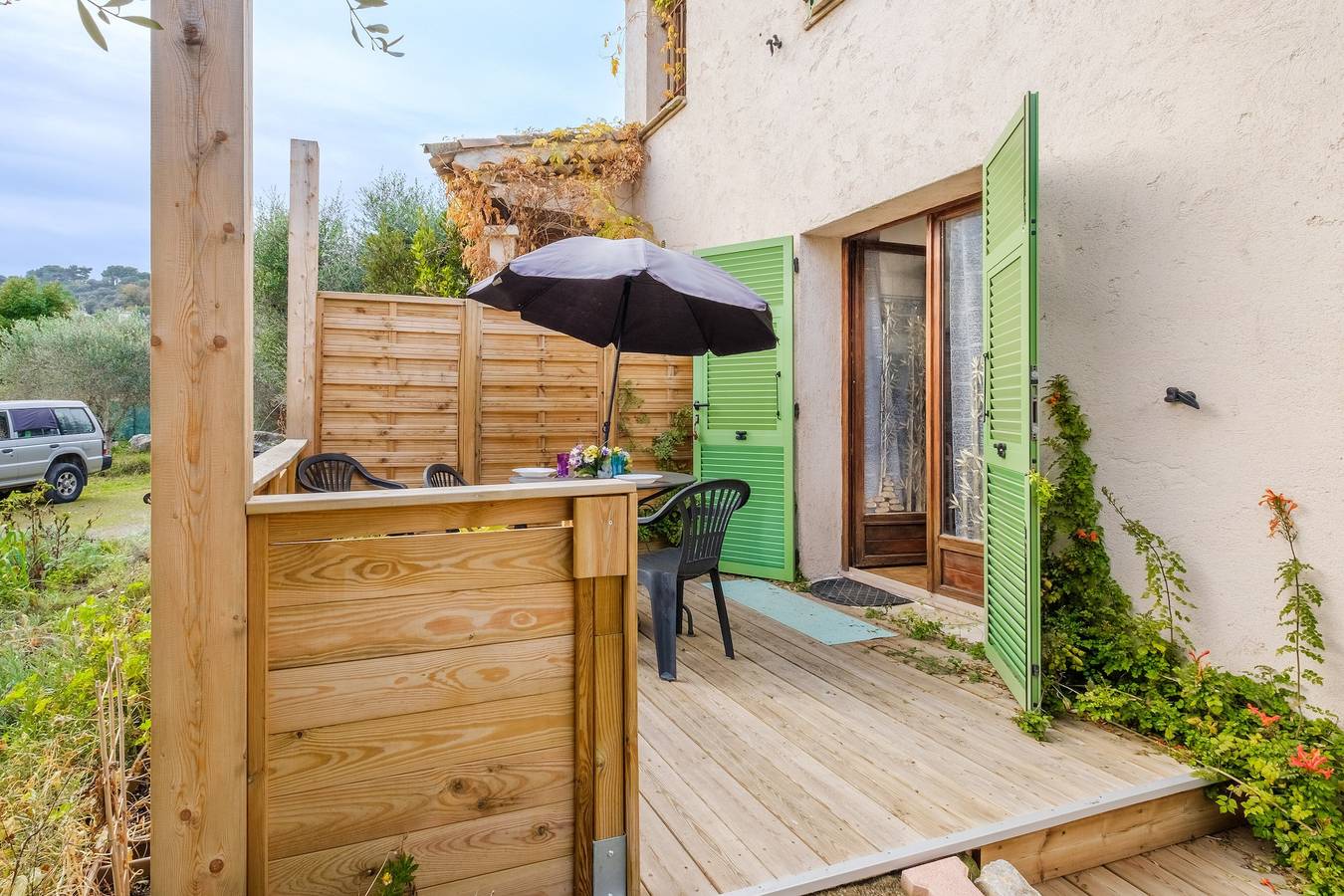 Hel lejlighed, Apartment 'Vallon Des Prés' with Private Terrace, Shared Garden and Wi-Fi in Villeneuve-Loubet, Middelhavskysten (Frankrig)