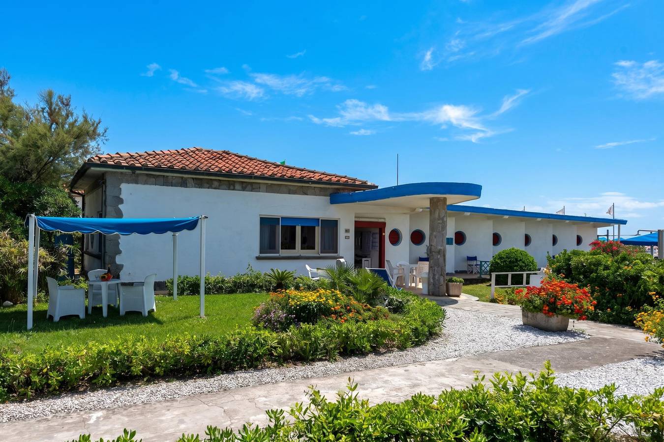Ganze Wohnung, La Casina Del Pescatore On the Beach in Lido di Camaiore, Pietrasanta