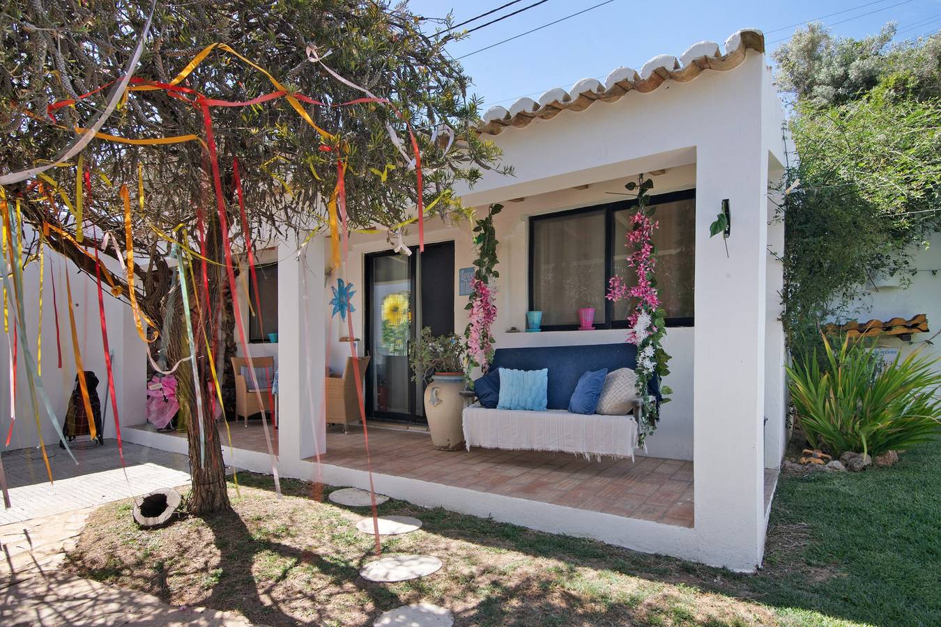 Apartamento inteiro, Apartamento 'Casa De Mondo - Blue Room' com Piscina Partilhada, Wi-Fi e Ar Condicionado in Boliqueime, Distrito de Faro