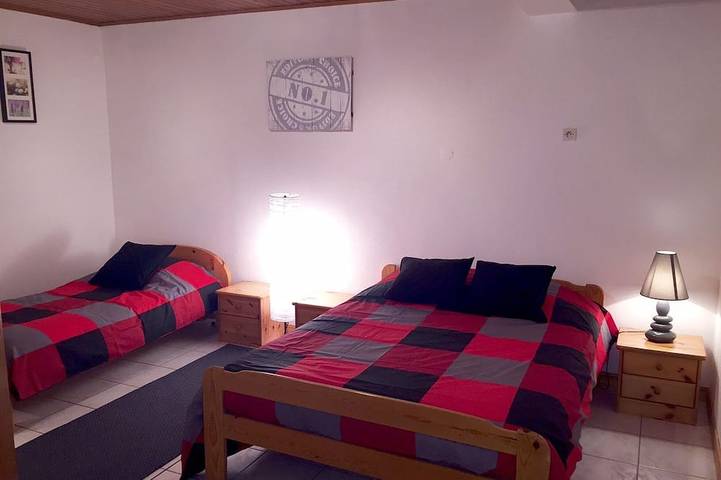 Gîte pour 6 personnes, avec terrasse et jardin, animaux acceptés à Russ (homonymie) - 4