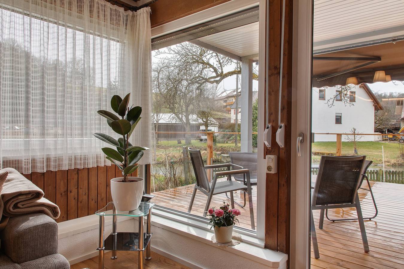 Ganze Wohnung, Wohnung 1 – Gemütliche Ferienwohnung mit Terrasse & Flusszugang in Indelhausen, Hayingen