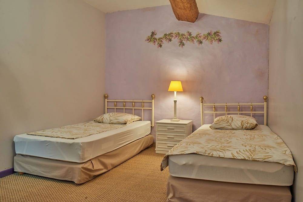 Entire apartment, Luxury apartment, 3km from the sea, near Leucate, swimming pool/car park in La Palme, Côte d'Améthyste