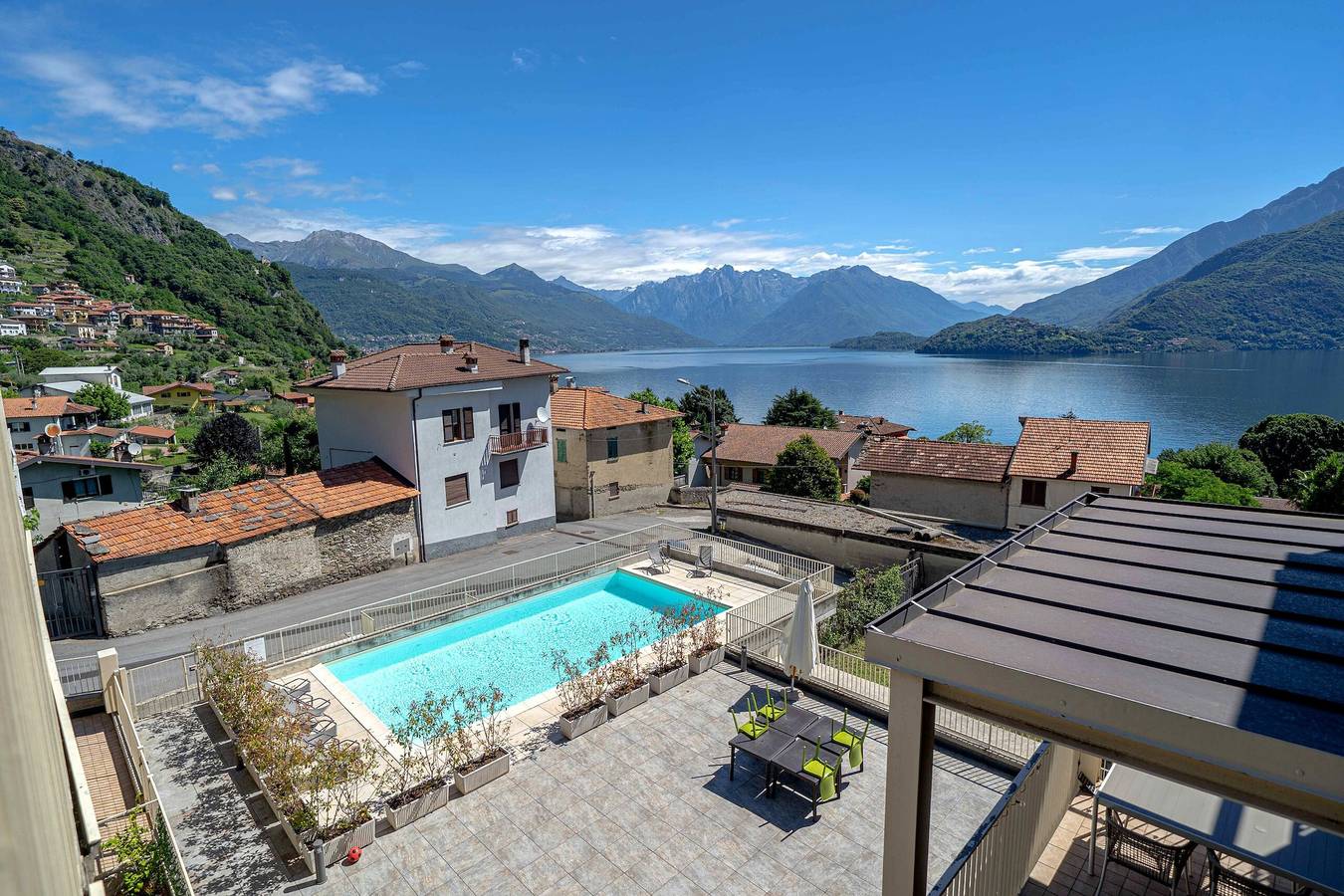 Lakevista Terrace – Appartement met gedeeld zwembad en sauna in Musso, Musso en omgeving