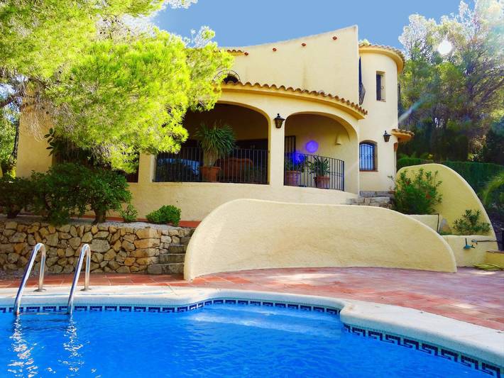 Ferienhaus für 4 Personen, mit Pool und Garten sowie Meerblick, kinderfreundlich