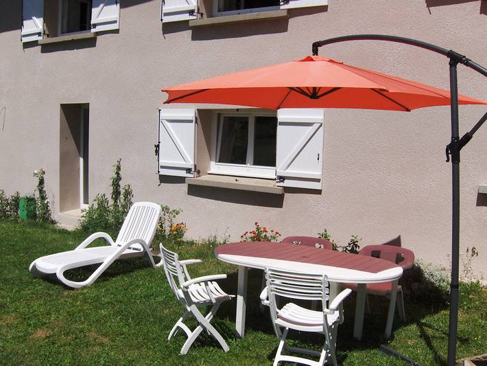 Gîte pour 6 personnes, avec terrasse et jardin