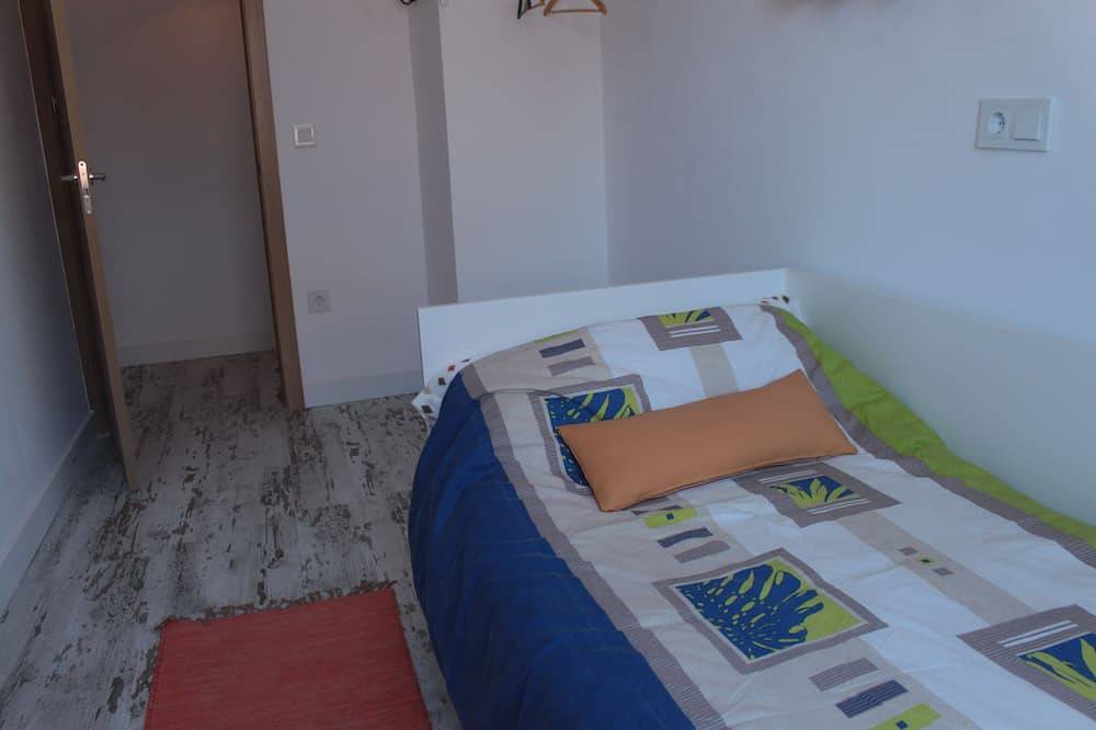 Entire apartment, Apartamento Escarlata Para 5 Personas en el Centro de Cangas de Onís in El Puente, Cangas de Onís