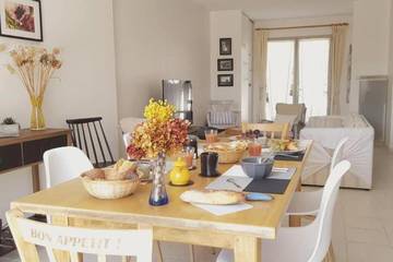 Gîte pour 6 personnes, avec jardin à Goult