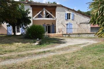 Gîte pour 8 personnes, avec jardin à Astaffort