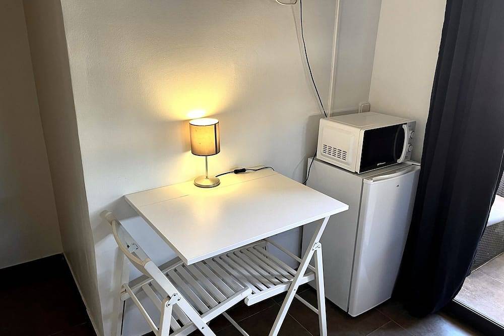 Apartamento entero, Acogedor loft a 20min de la playa con balcón y cocina in Mataró, Costa del Maresme