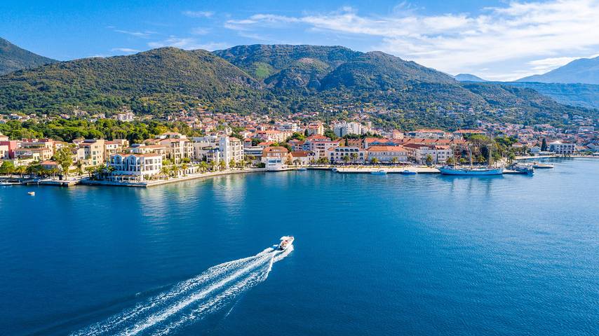 Bateau pour 6 personnes dans Tivat - 3