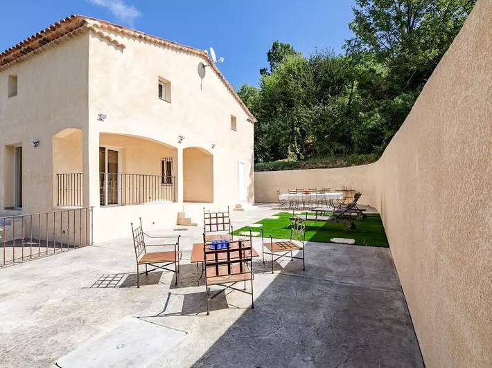 Location de vacances pour 8 personnes, avec jardin à Bauduen - 3