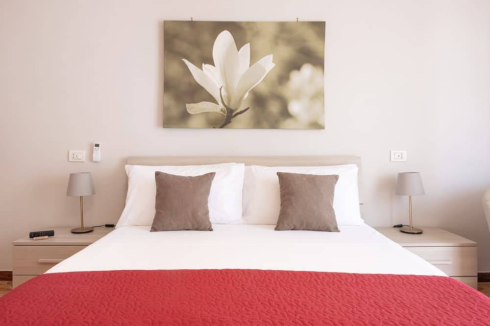 Entire apartment, Cota Holidays House: The beauty of the Sorrento Peninsula with consierge in Piano di Sorrento, Naples Province