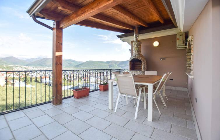 Apartamento vacacional entero, Amplio apartamento de 120 m² con terraza y plaza de aparcamiento, a 1 km del centro de Avella in Avella, Provincia d'Avellino