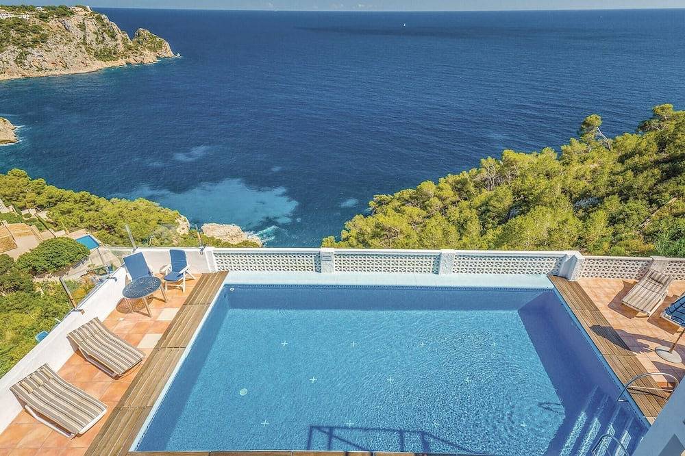 Beach front home in Jávea in Granadella, Jávea