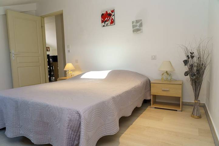 Gîte pour 8 personnes, avec balcon ainsi que jardin et piscine, animaux acceptés à Ventiseri - 2