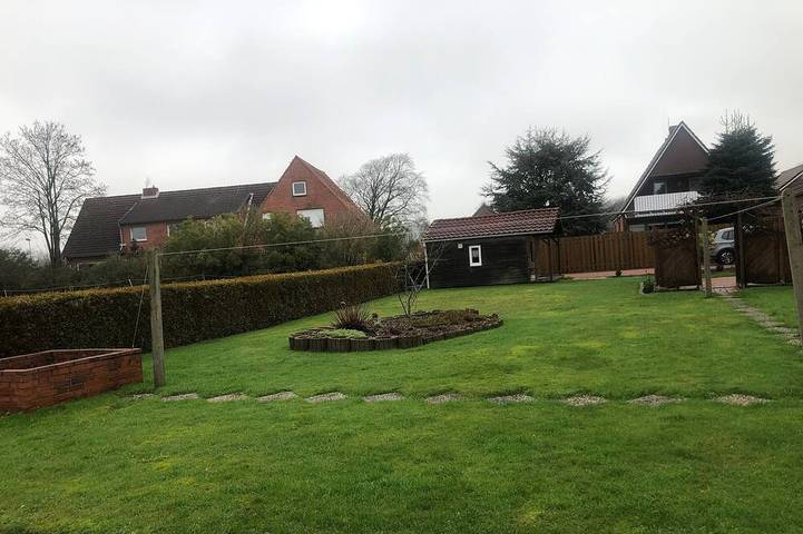 Ferienhaus für 5 Personen, mit Garten in Berumbur