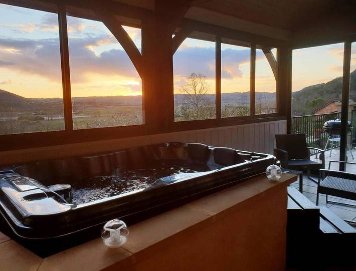 Gîte pour 2 personnes, avec vue et jardin à Bézenac - 2