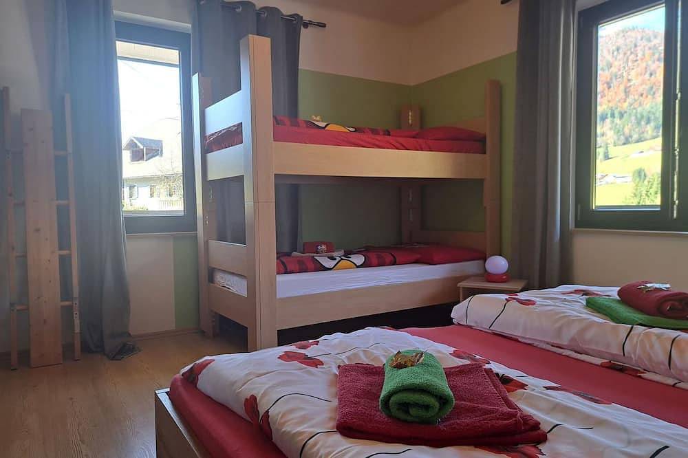 Ganze Wohnung, Schöne Wohnung für 6 Gäste mit Terrasse und Haustiere erlaubt in Salzkammergut-Berge, Rußbach am Paß Gschütt