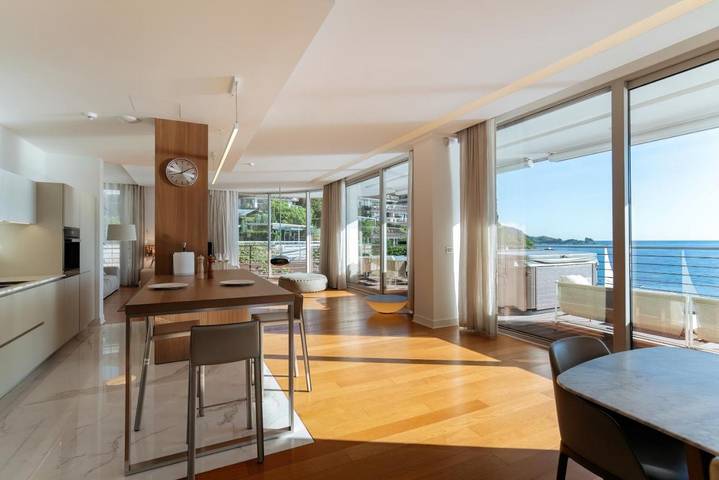 Villa voor 4 personen, with balkon and kinderzwembad as well as whirlpool, kindvriendelijk in Montenegro