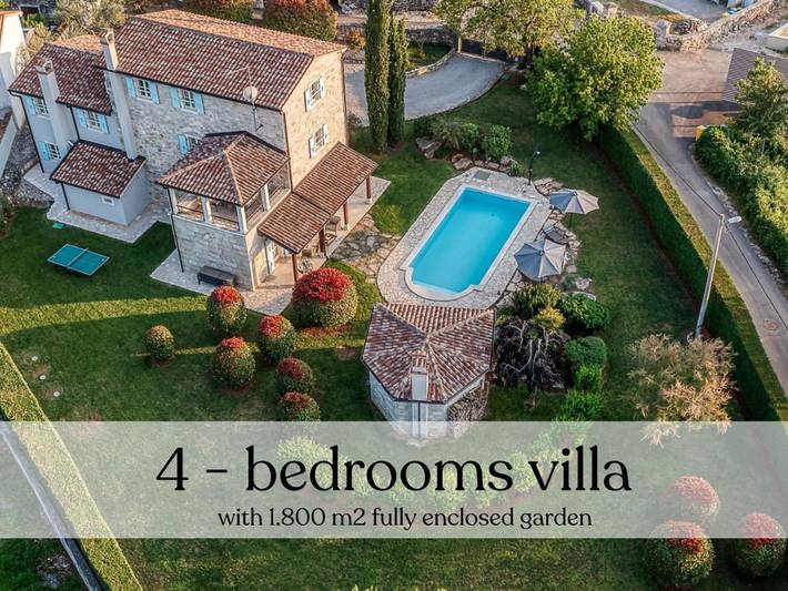 Ferienhaus für 10 Personen, mit Balkon und Whirlpool sowie Terrasse und Garten
