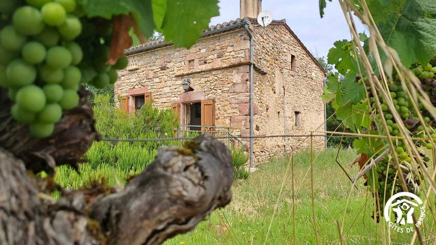 Gîte for 6 people, with garden - 1