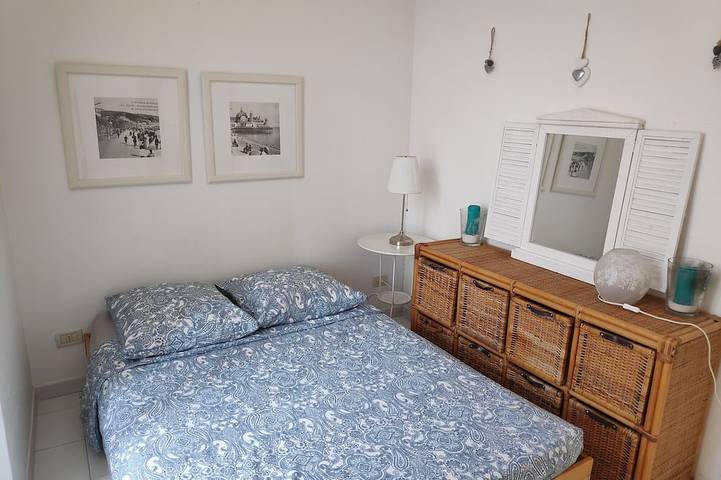 Appartement entier, Superbe et lumineuse Ensoleillé 1bed Apt, au cœur de la vieille ville historique in Villefranche-sur-Mer, Côte méditerranéenne (France)
