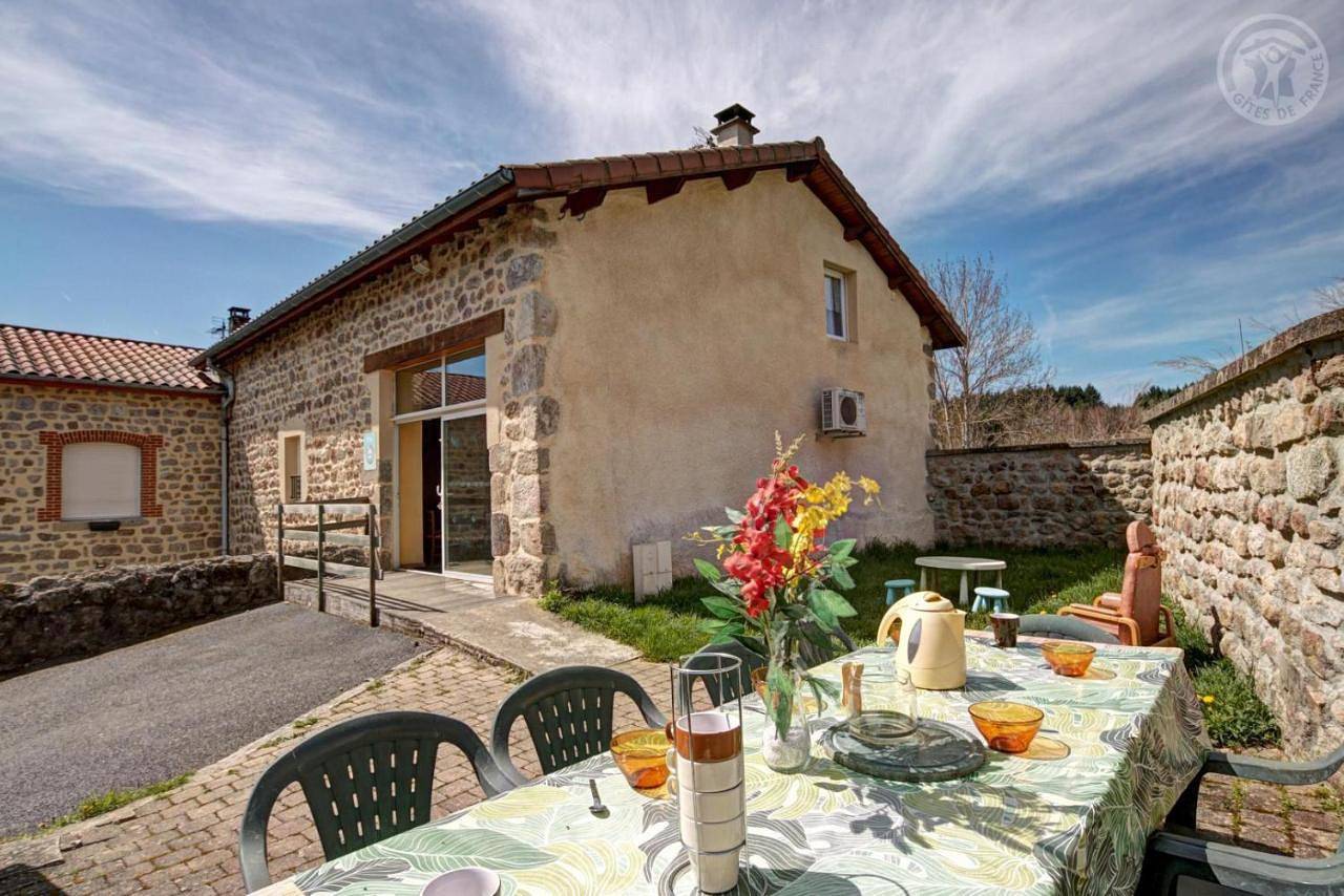 Gîte de la croix in Apinac, Montbrison