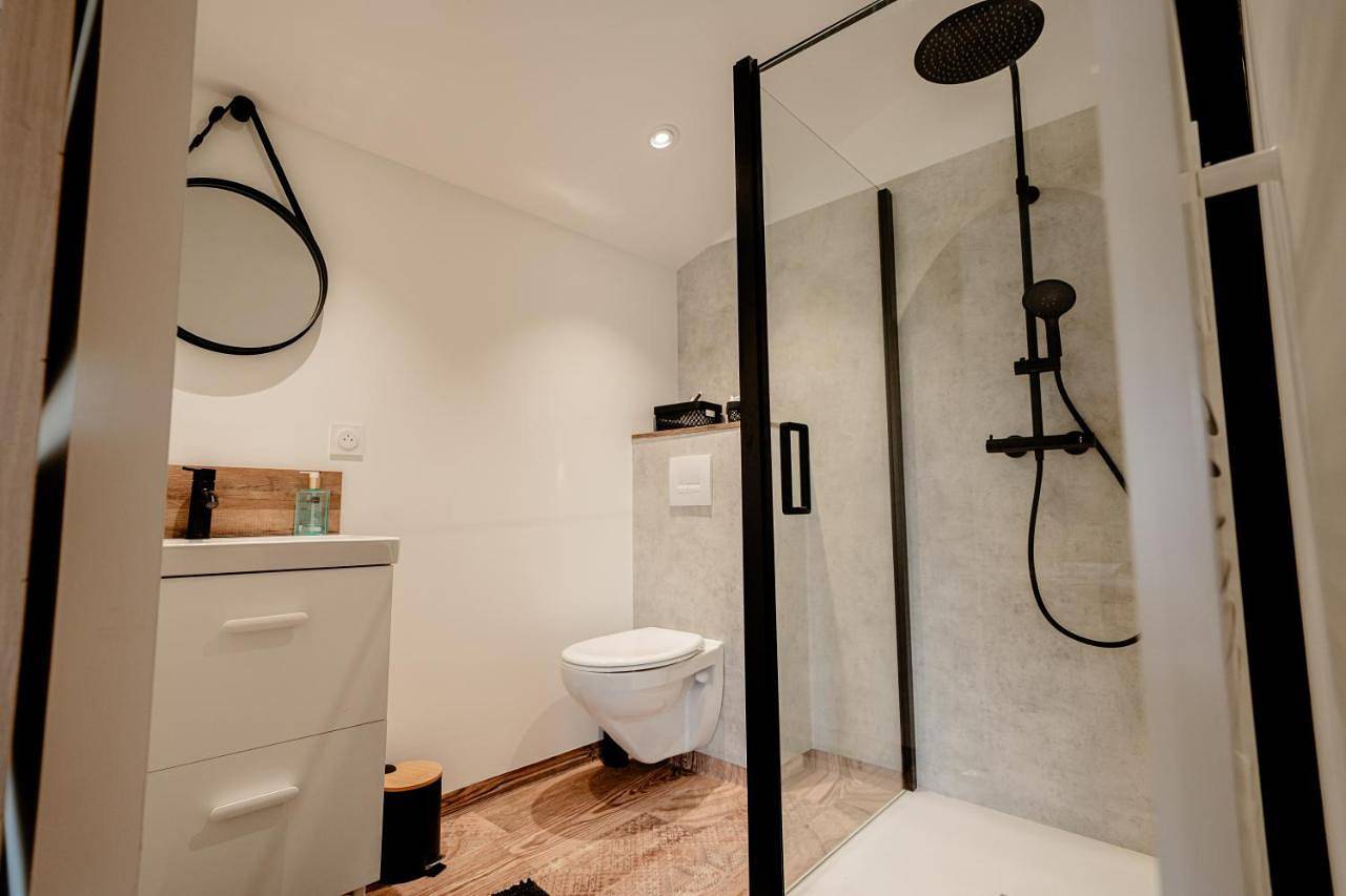 Double Room with Private Bathroom in Nesmy, Région de La Roche-sur-Yon