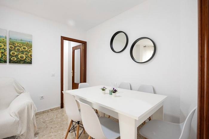 Ganze Ferienwohnung, Ferienwohnung für 5 Personen mit Terrasse in Playa del Rompidillo (Rota), Rota