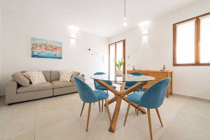 Entire apartment, Apartment 'Domus Luna' with Wi-Fi and Air Conditioning in Teulada, Cagliari Province